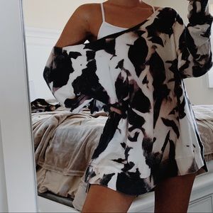 Tie-dye sweater Extreme off the shoulder